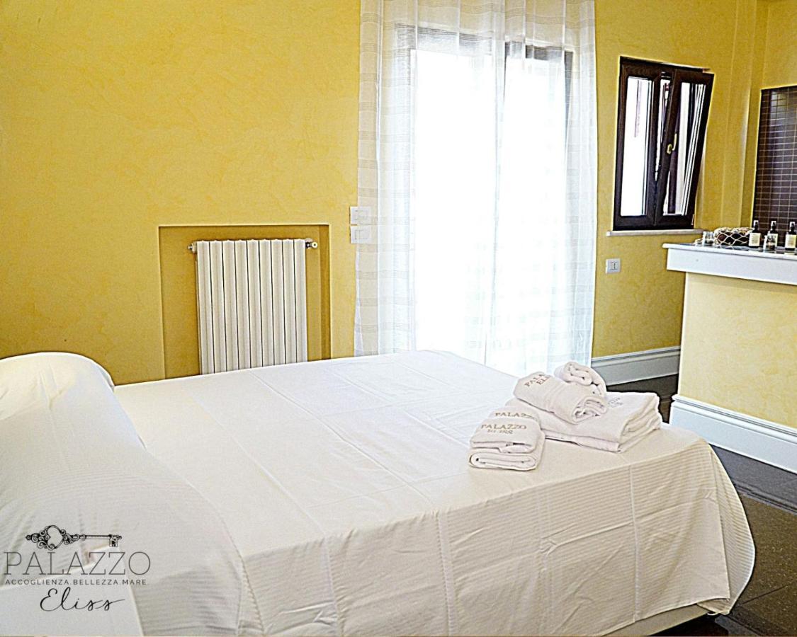 B&B Palazzo Eliss Di Bartocci Srl Margherita Di Savoia Buitenkant foto