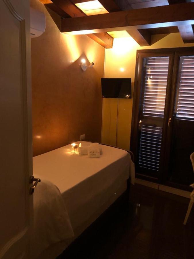 B&B Palazzo Eliss Di Bartocci Srl Margherita Di Savoia Buitenkant foto