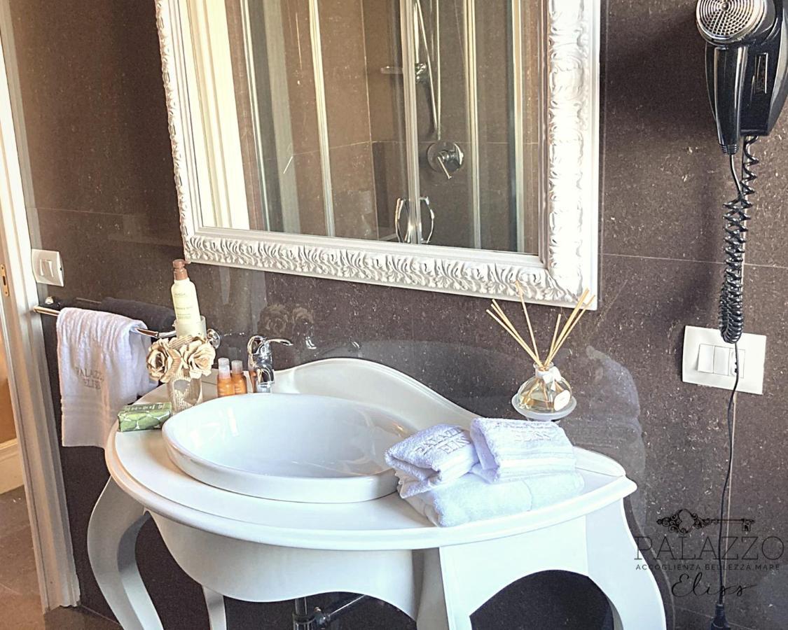 B&B Palazzo Eliss Di Bartocci Srl Margherita Di Savoia Buitenkant foto